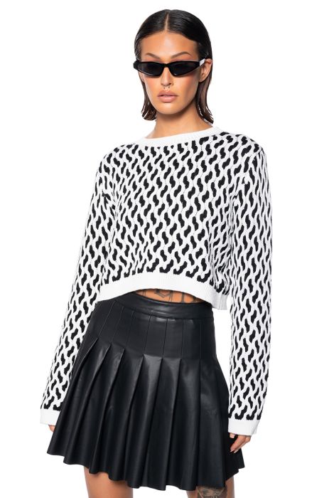 SOFT AND SWEET PATTERNED CROP SWEATER IN WHITE BLACK