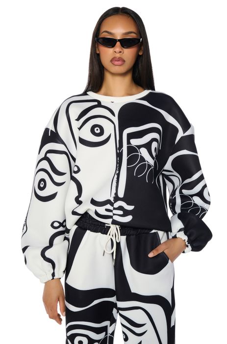 SOMEBODY I USED TO KNOW PULL OVER SWEATSHIRT IN BLACK WHITE